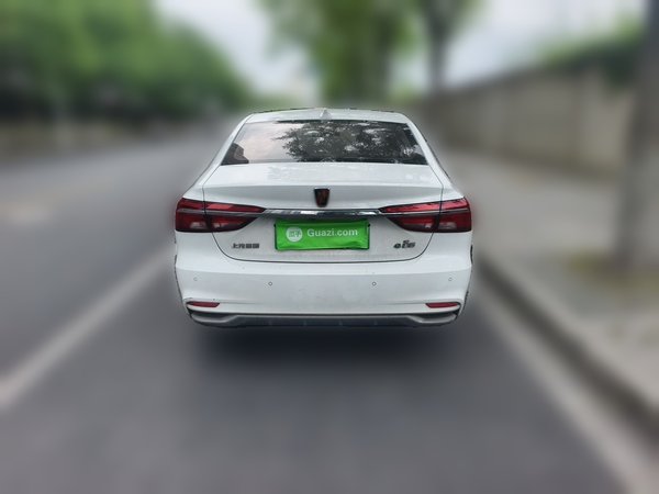 Roewe i6 New Energy 2017, 82700 км, за 4991 USD