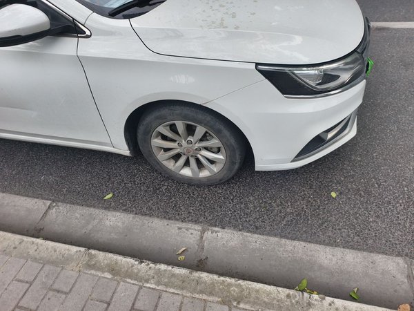 Roewe i6 New Energy 2017, 82700 км, за 4991 USD