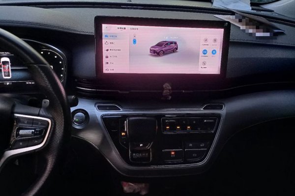 Roewe iMAX8 2021, 78100 км, за 12157 USD - фото 13