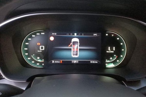 Roewe iMAX8 2021, 78100 км, за 12157 USD - фото 11