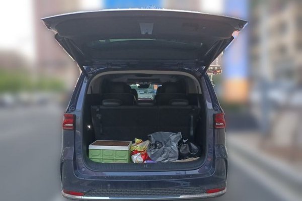 Roewe iMAX8 2021, 78100 км, за 12157 USD - фото 19