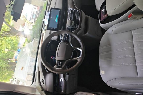 Roewe iMAX8 2023, 14200 км, за 15700 USD - фото 9