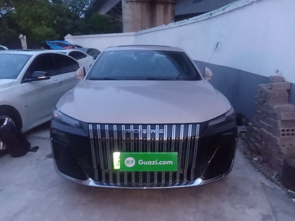 Roewe M7 DMH 2025, 3600 км, за 14022 USD