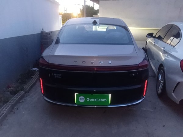 Roewe M7 DMH 2025, 3600 км, за 14022 USD
