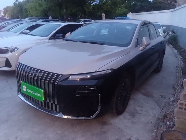 Roewe M7 DMH · 2025 год