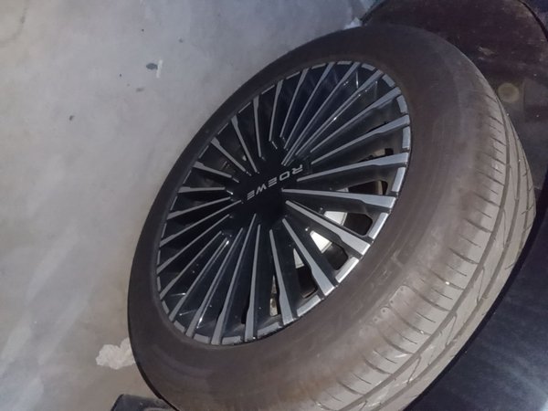 Roewe M7 DMH 2025, 3600 км, за 14022 USD - фото 10