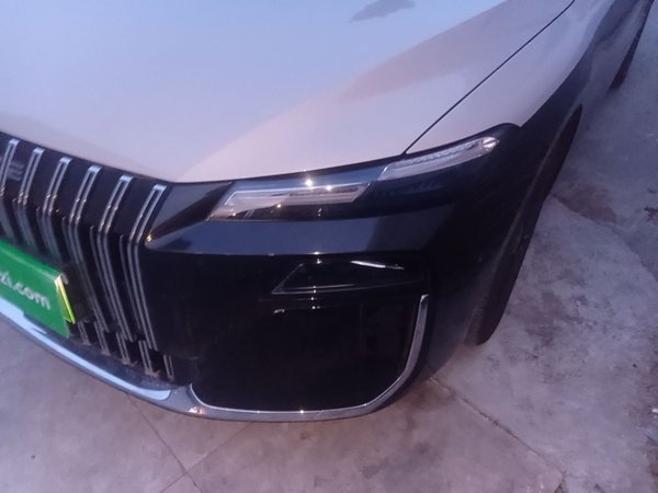 Roewe M7 DMH 2025, 3600 км, за 14022 USD - фото 9