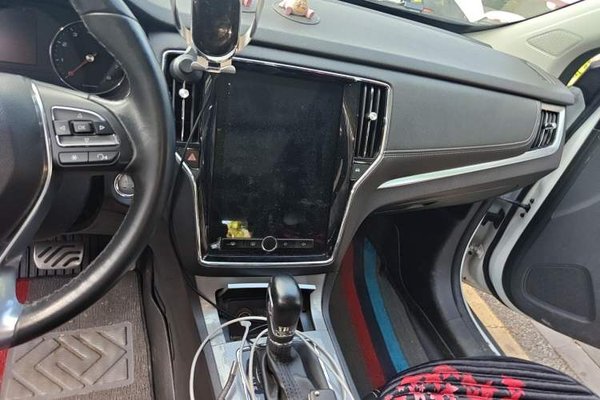Roewe RX5 2016, 128000 км, за 5098 USD - фото 10