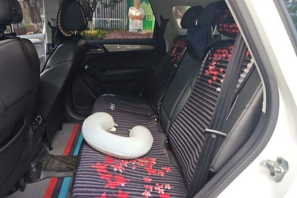 Roewe RX5 2016, 128000 км, за 5098 USD - фото 14