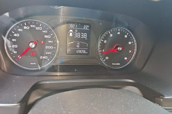 Roewe RX5 2016, 128000 км, за 5098 USD - фото 9