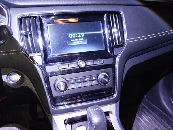 Roewe RX5 2016, 74100 км, за 4464 USD - фото 14