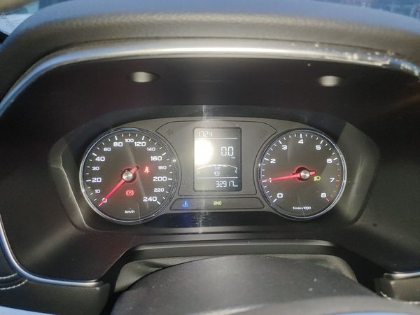 Roewe RX5 2018, 32900 км, за 5503 USD - фото 12