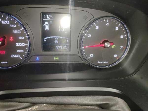 Roewe RX5 2018, 32900 км, за 5503 USD - фото 13