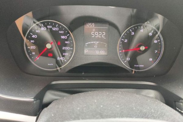 Roewe RX5 2020, 78100 км, за 6749 USD - фото 11