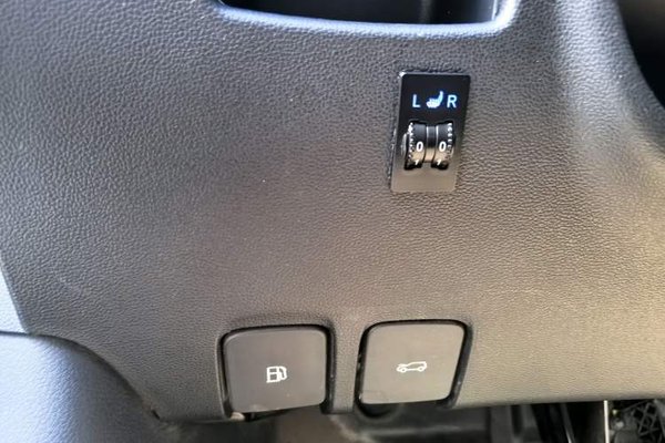 Roewe RX5 2020, 33800 км, за 8239 USD - фото 37