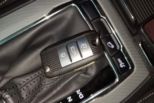 Roewe RX5 2020, 64400 км, за 7834 USD - фото 20