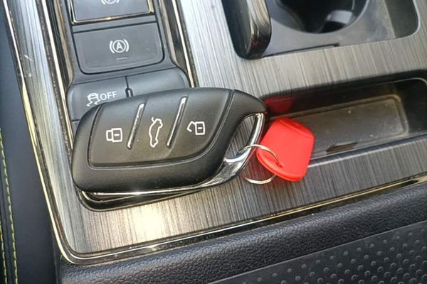 Roewe RX5 2023, 40100 км, за 9152 USD - фото 12