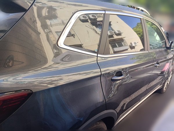 Roewe RX5 2023, 5500 км, за 9229 USD