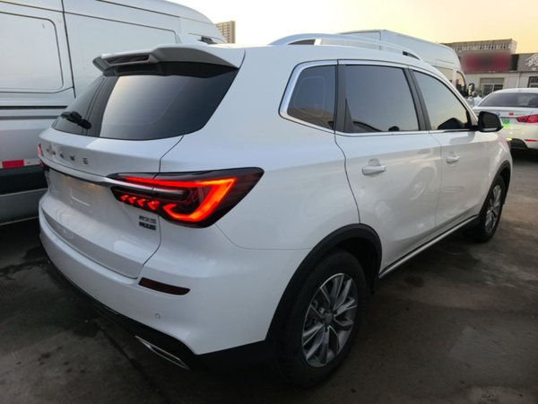 Roewe RX5 2023, 9300 км, за 11946 USD - фото 6