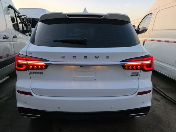 Roewe RX5 2023, 9300 км, за 11946 USD