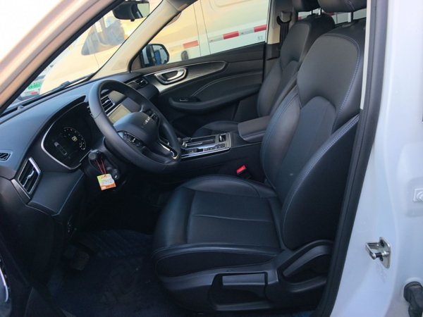 Roewe RX5 2023, 9300 км, за 11946 USD - фото 18