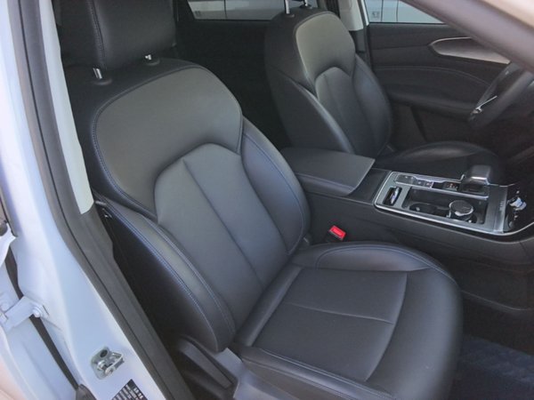 Roewe RX5 2023, 9300 км, за 11946 USD - фото 23