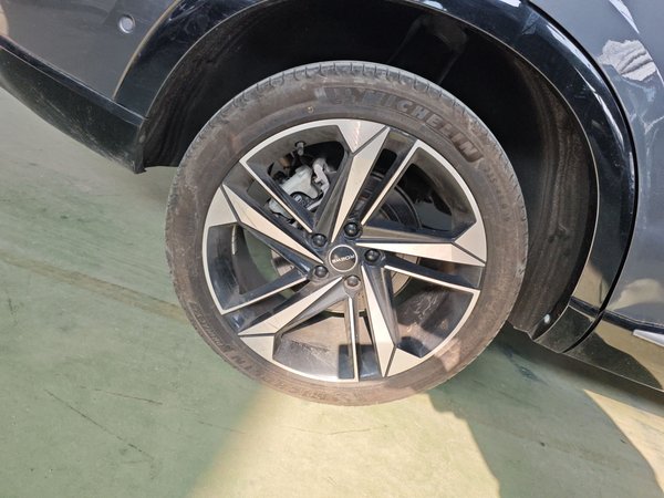 Roewe RX5 Max 2022, 14600 км, за 10532 USD