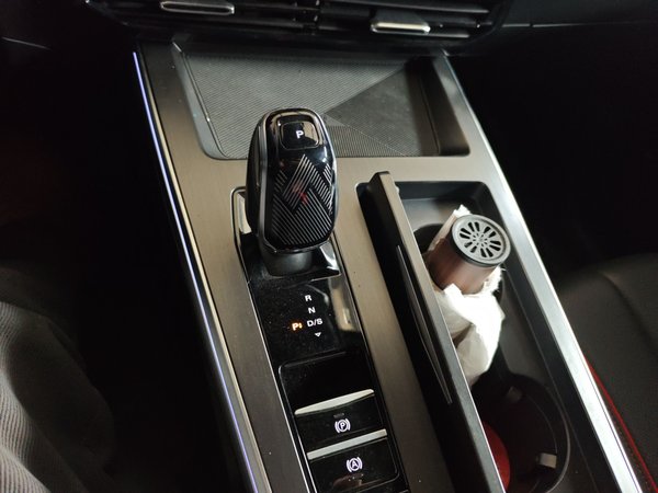 Roewe RX5 Max 2022, 14600 км, за 10532 USD - фото 14