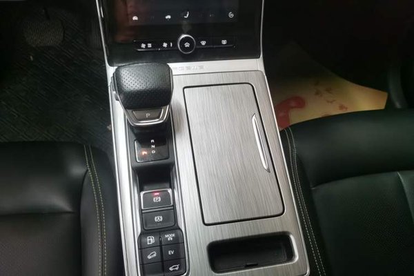 Roewe RX5 New Energy 2020, 76000 км, за 8378 USD - фото 16