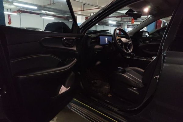 Roewe RX5 New Energy 2021, 60800 км, за 7628 USD - фото 16