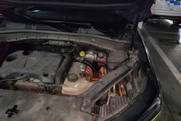 Roewe RX5 New Energy 2021, 60800 км, за 7628 USD - фото 22
