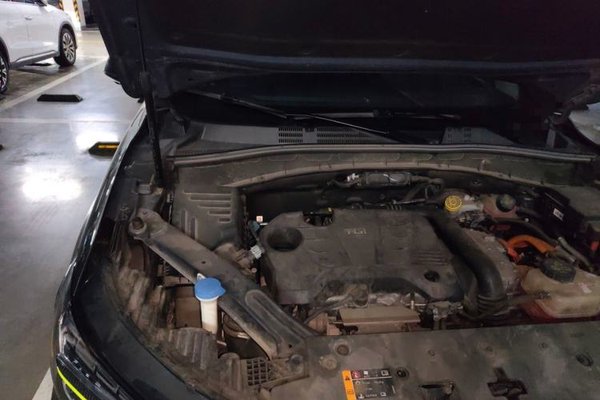 Roewe RX5 New Energy 2021, 60800 км, за 7628 USD - фото 23