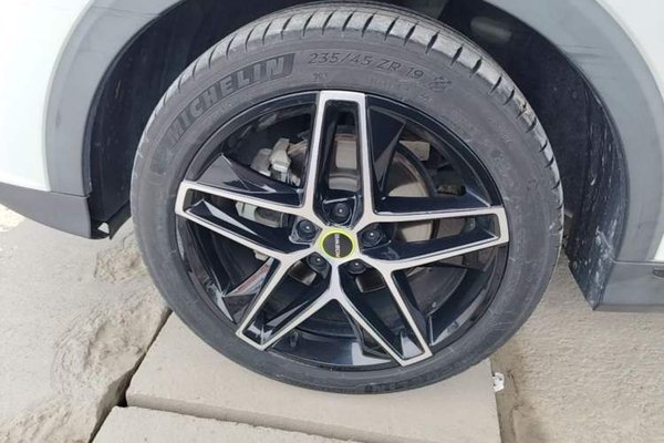 Roewe RX5 New Energy 2021, 34800 км, за 9496 USD - фото 10