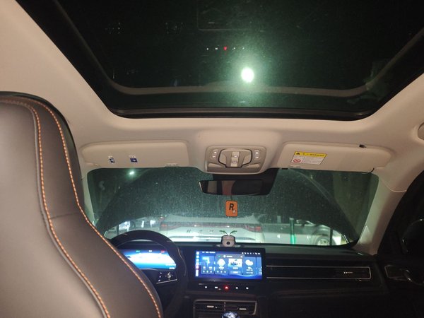 Roewe RX5 New Energy 2023, 6400 км, за 12736 USD - фото 11