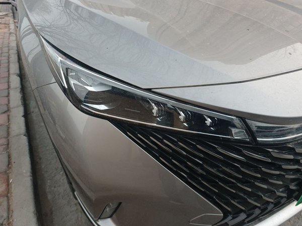 Roewe RX5 New Energy 2023, 6400 км, за 12736 USD