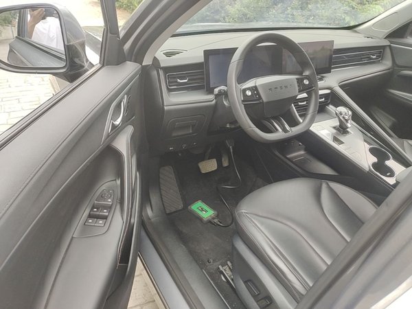 Roewe RX5 New Energy 2023, 37400 км, за 10280 USD - фото 19