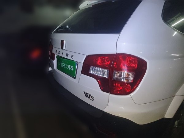 Roewe W5 2014, 172800 км, за 2659 USD