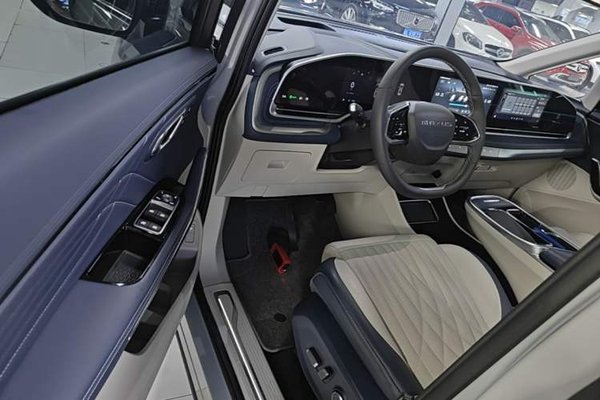 SAIC MAXUS G90 2022, 37100 км, за 21403 USD - фото 13
