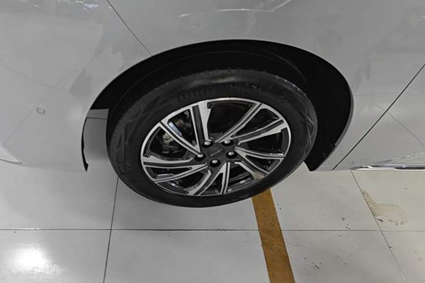 SAIC MAXUS G90 2022, 37100 км, за 21403 USD