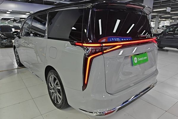 SAIC MAXUS G90 2022, 37100 км, за 21403 USD - фото 25