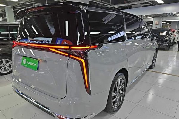 SAIC MAXUS G90 2022, 37100 км, за 21403 USD - фото 1