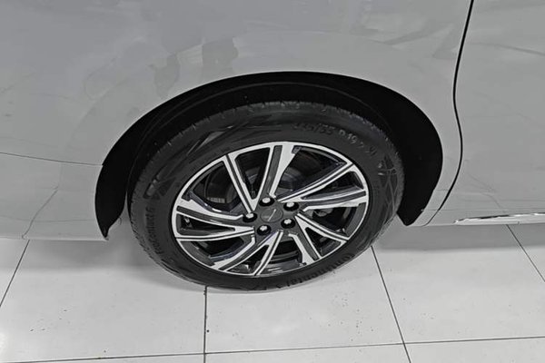 SAIC MAXUS G90 2022, 37100 км, за 21403 USD - фото 6