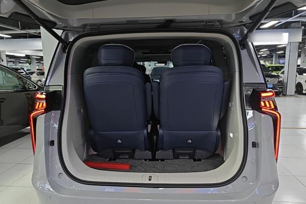 SAIC MAXUS G90 2022, 37100 км, за 21403 USD - фото 17