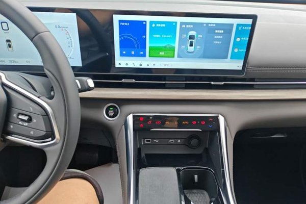 SAIC MAXUS Maxus G50 PHEV 2025, 3500 км, за 15629 USD - фото 16