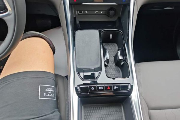 SAIC MAXUS Maxus G50 PHEV 2025, 3500 км, за 15629 USD - фото 17