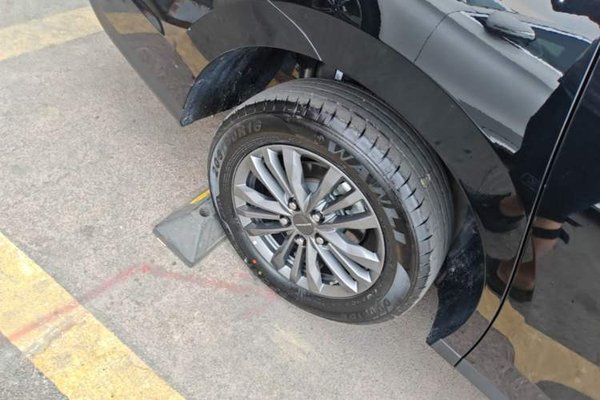 SAIC MAXUS Maxus G50 PHEV 2025, 3500 км, за 15629 USD - фото 10