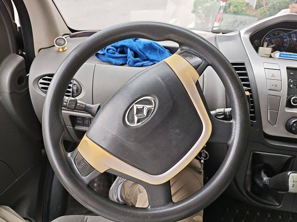 SAIC MAXUS Xintu V80 2017 2.5T 5-Speed Manual Aoyuntong National IV Short Wheelbase Ultra-Low Roof 5/6/10-Seater, 2017 года