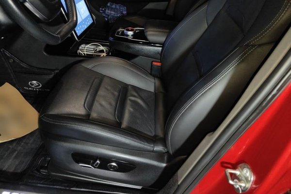 SERES SF5 2020, 29800 км, за 9510 USD