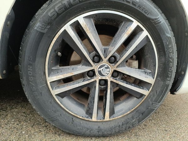 Skoda Rapid Spaceback 2014, 58200 км, за 0 USD - фото 8