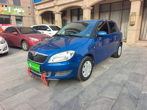 Skoda Fabia 2014 1.4L Automatic Crystal Edition